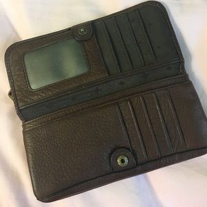 Brown Leather fossil wallet